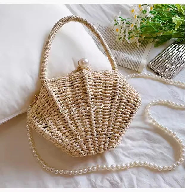 Rattan Shell Chain Messenger Bag