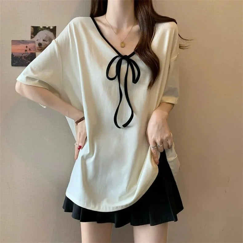 Minimalist Contrast Trim Bow-Tie V-Neck Top