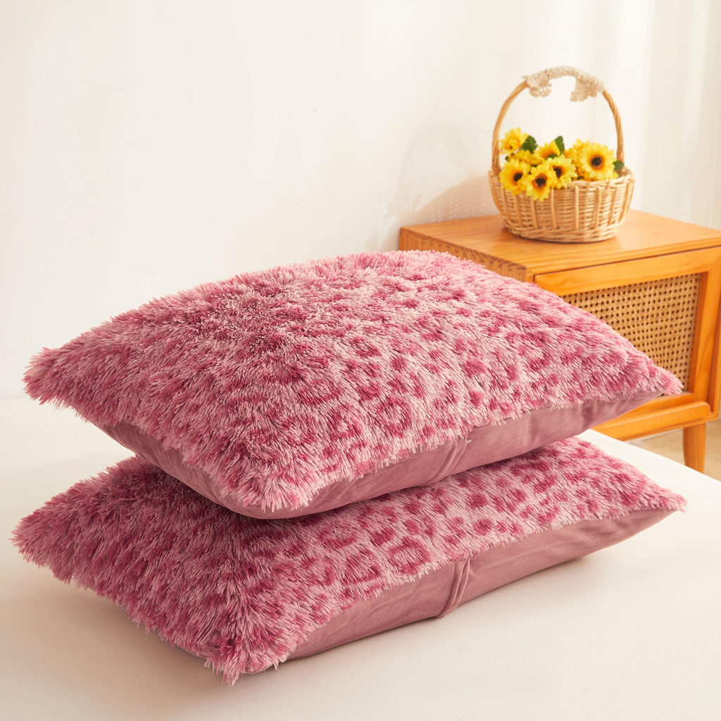 XeGe Cheetah Print Fluffy Faux Fur Duvet Cover Set, 3 Pieces Soft Plush Shaggy Fuzzy Bedding Set(1 Faux Fur Leopard Print Comforter Cover + 2 Furry Pillow Cases), Zipper Closure(King, Pink)