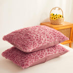 XeGe Cheetah Print Fluffy Faux Fur Duvet Cover Set, 3 Pieces Soft Plush Shaggy Fuzzy Bedding Set(1 Faux Fur Leopard Print Comforter Cover + 2 Furry Pillow Cases), Zipper Closure(King, Pink)