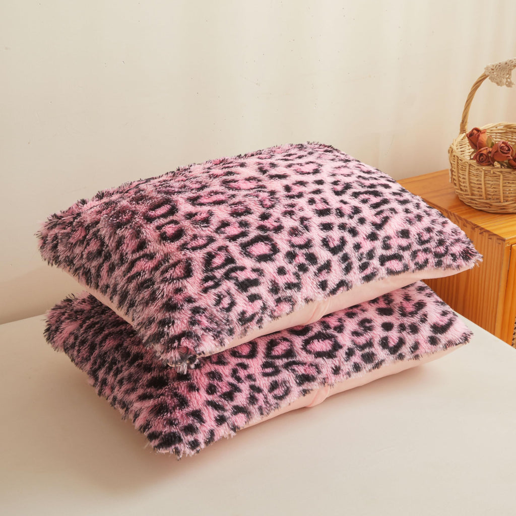 XeGe Cheetah Print Fluffy Faux Fur Duvet Cover Set, 3 Pieces Soft Plush Shaggy Fuzzy Bedding Set(1 Faux Fur Leopard Print Comforter Cover + 2 Furry Pillow Cases), Zipper Closure(King, Pink)