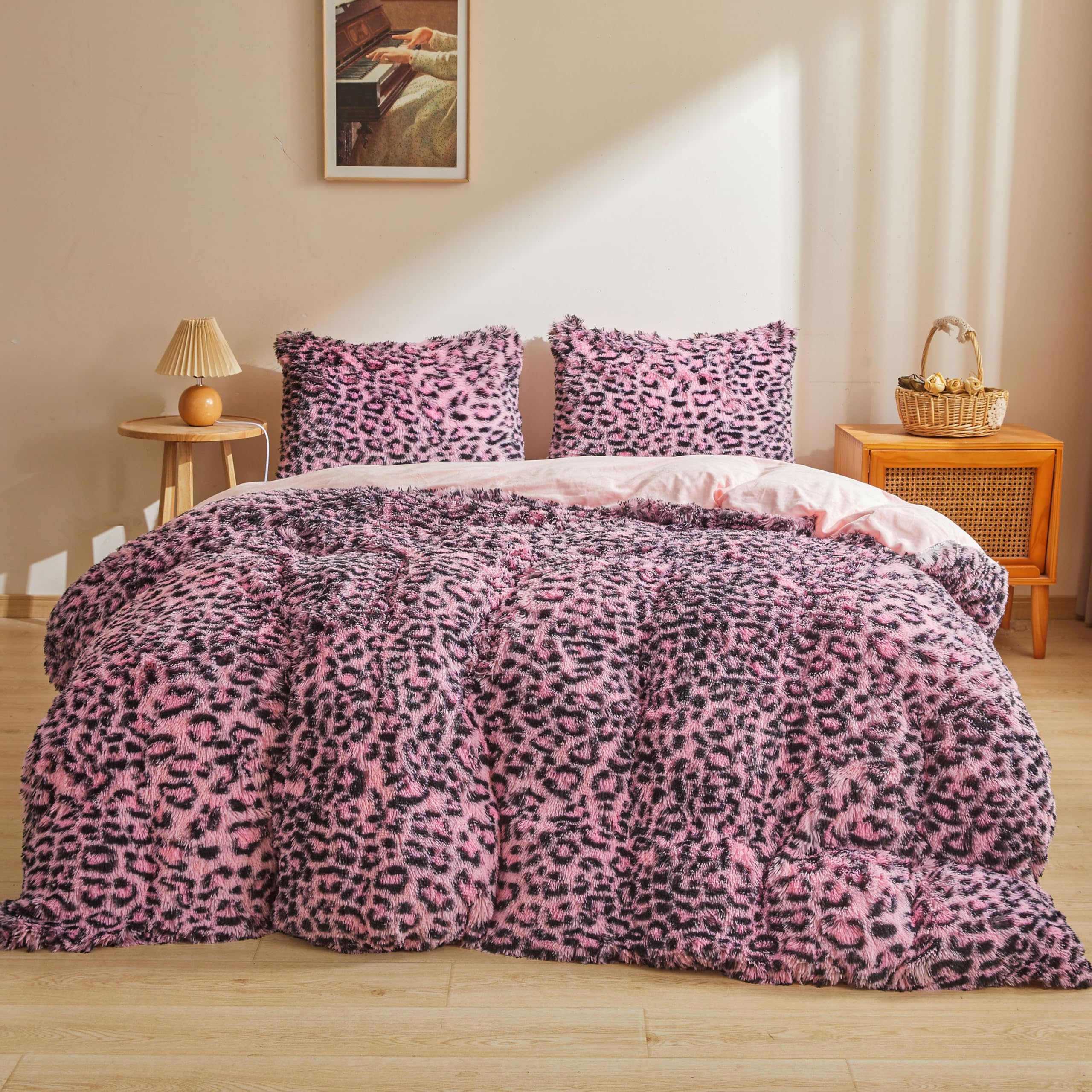 XeGe Cheetah Print Fluffy Faux Fur Duvet Cover Set, 3 Pieces Soft Plush Shaggy Fuzzy Bedding Set(1 Faux Fur Leopard Print Comforter Cover + 2 Furry Pillow Cases), Zipper Closure(King, Pink)