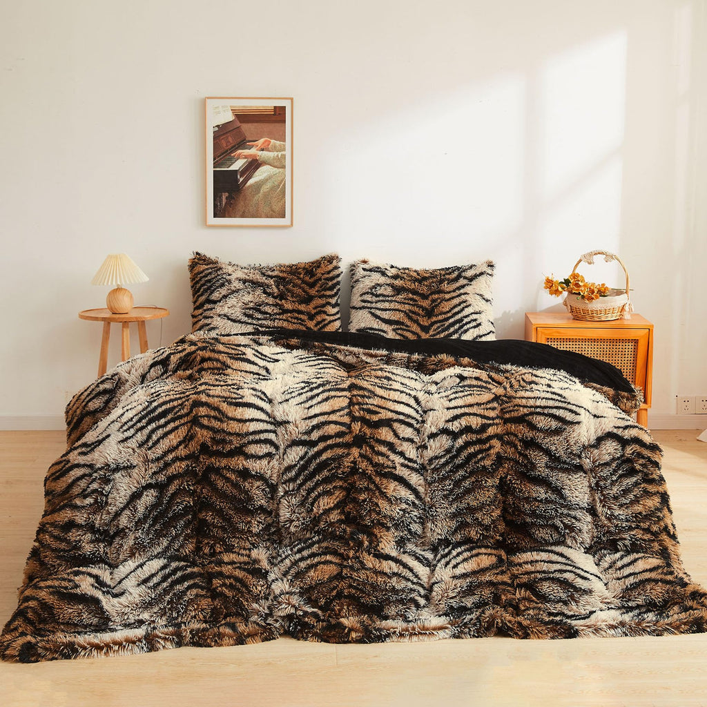 XeGe Cheetah Print Fluffy Faux Fur Duvet Cover Set, 3 Pieces Soft Plush Shaggy Fuzzy Bedding Set(1 Faux Fur Leopard Print Comforter Cover + 2 Furry Pillow Cases), Zipper Closure(King, Pink)