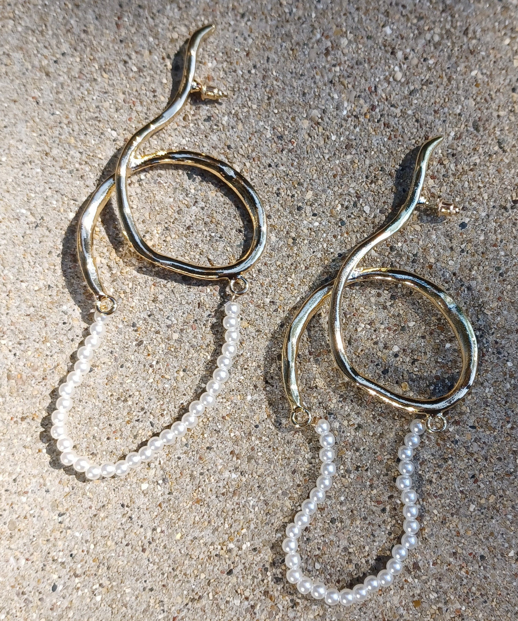 Abstract Minimalist design earrings