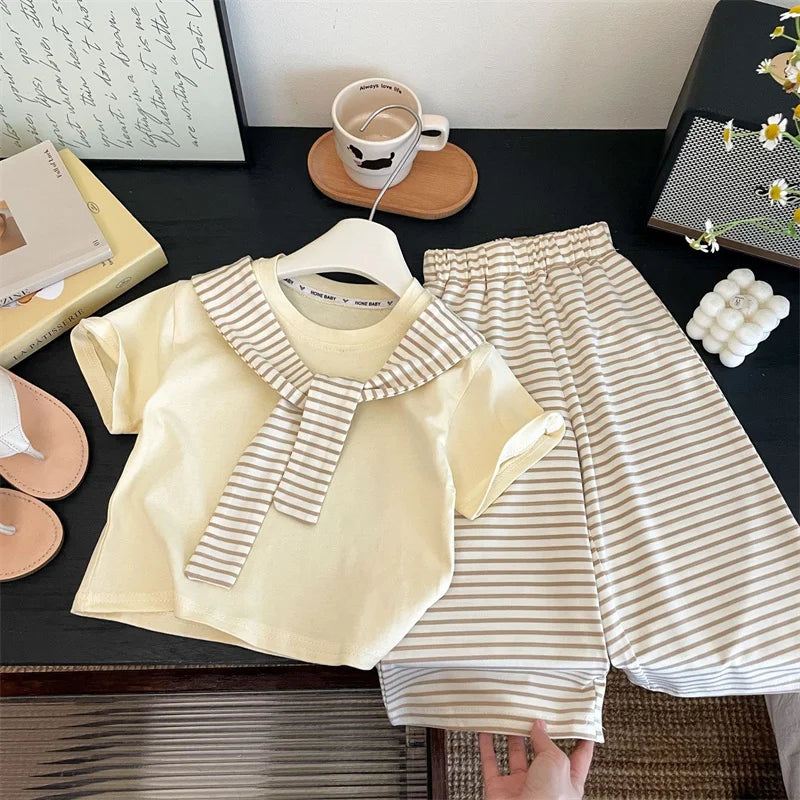 Short-Sleeved Tee With Stripes Shawl + Pants Set
