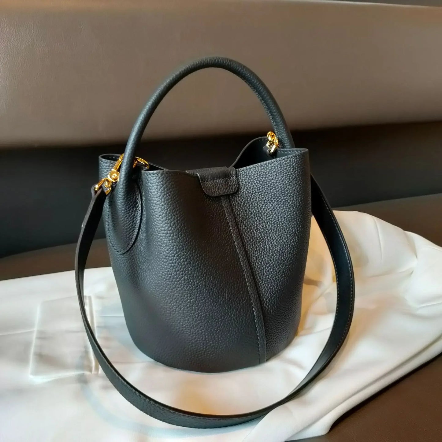 Round Bucket Tote