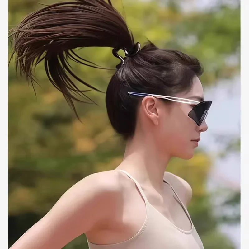 Elegant Curved Hairpin