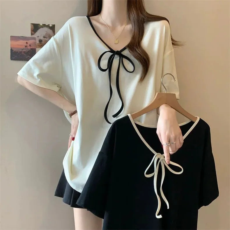 Minimalist Contrast Trim Bow-Tie V-Neck Top