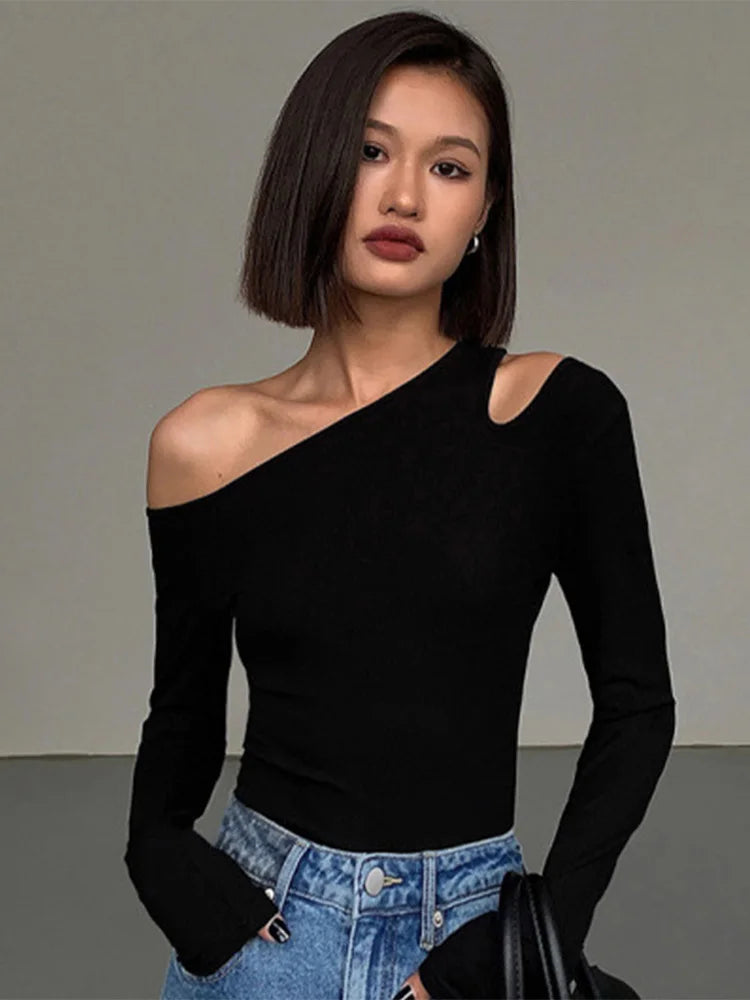 Skew Collar Off-Shoulder Long-Sleeved Tee