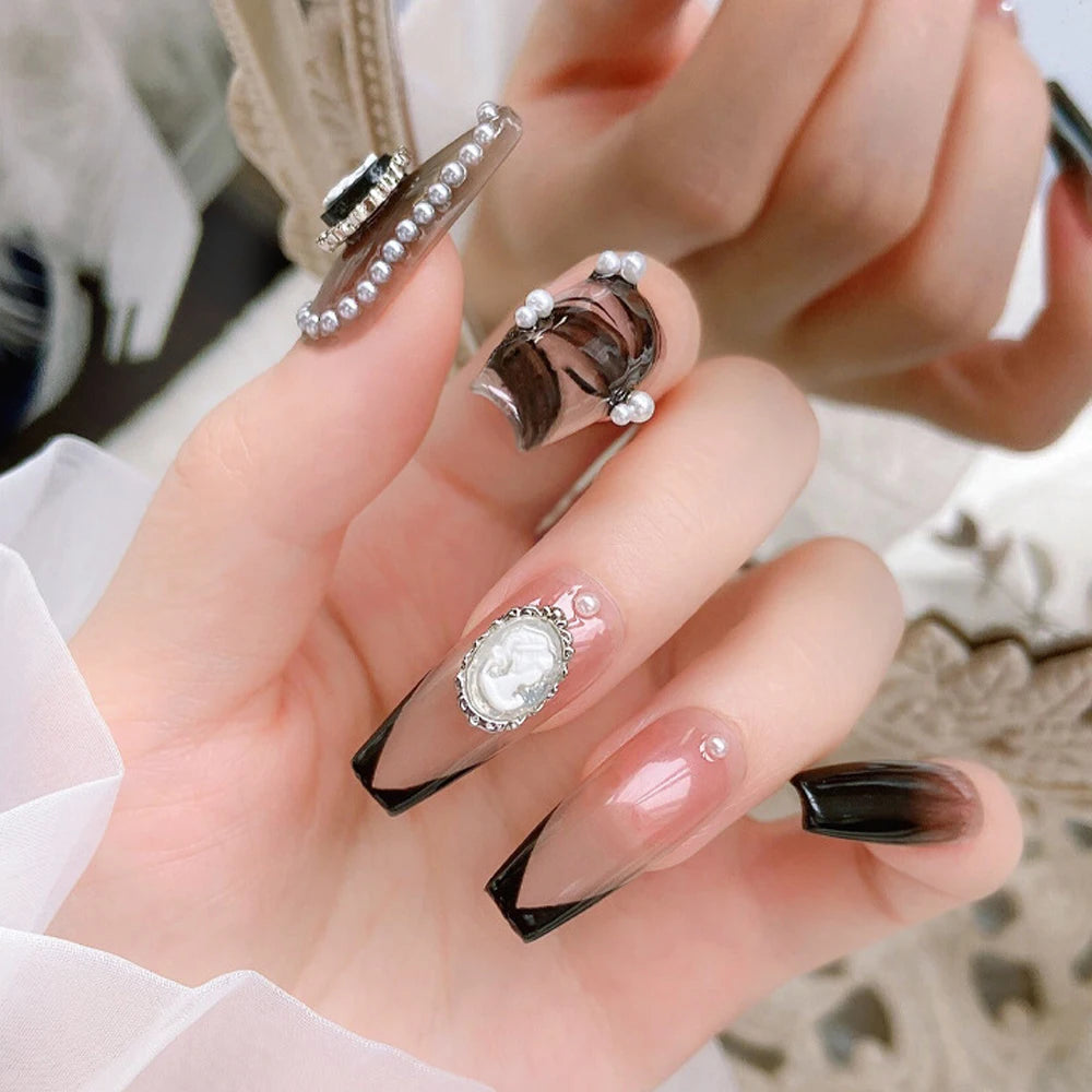 10Pcs Retro Baroque Gril Nail Art Charm 3D Emboss Black White Girl Head Nail Decoration Gold/Silver Metal Edging Nail Jewelry &*