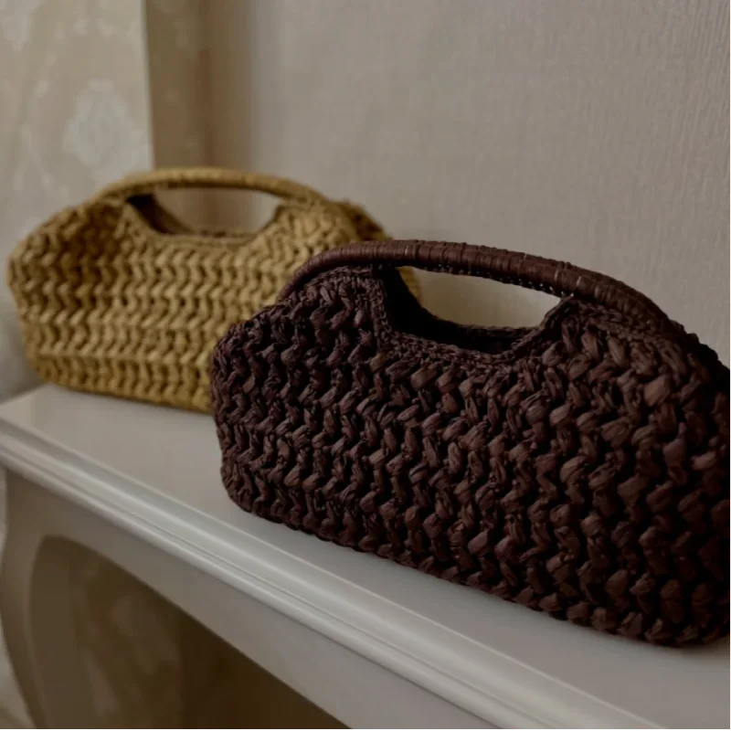 Straw Clutch
