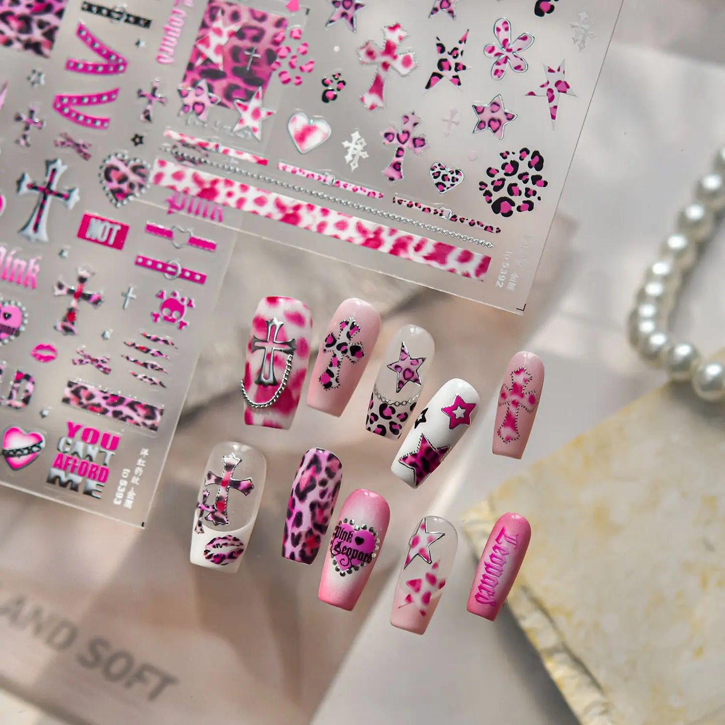1pcs 5D Retro Leopard Print Heart-shaped Nail Art Stickers Metal Nail Sticker European and American Manicure Decorations Decals