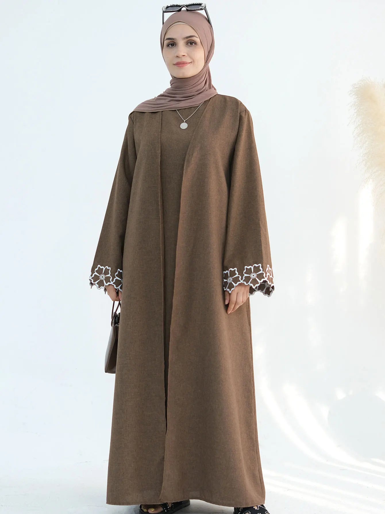 Elegant Black Open Abaya for Muslim Ladies Middle East Delicate Flower Cuff Embroidery Comfortable Outwear Clothes Eid Robes