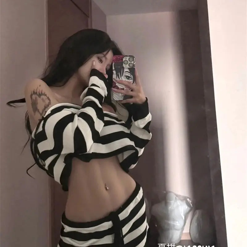 Sexy Off Shoulder Long Sleeve Knitted Top For Women+ Y2k Low-waist Loose Wide Leg Shorts 2025 Summer New Two Piece Sets