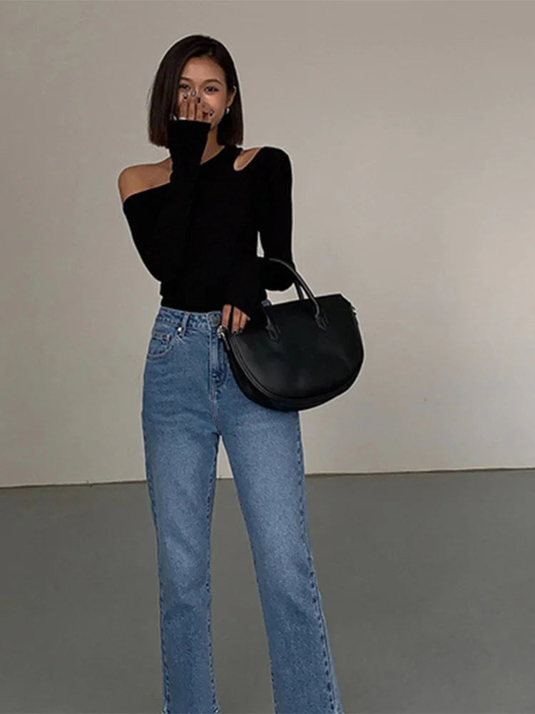 Skew Collar Off-Shoulder Long-Sleeved Tee