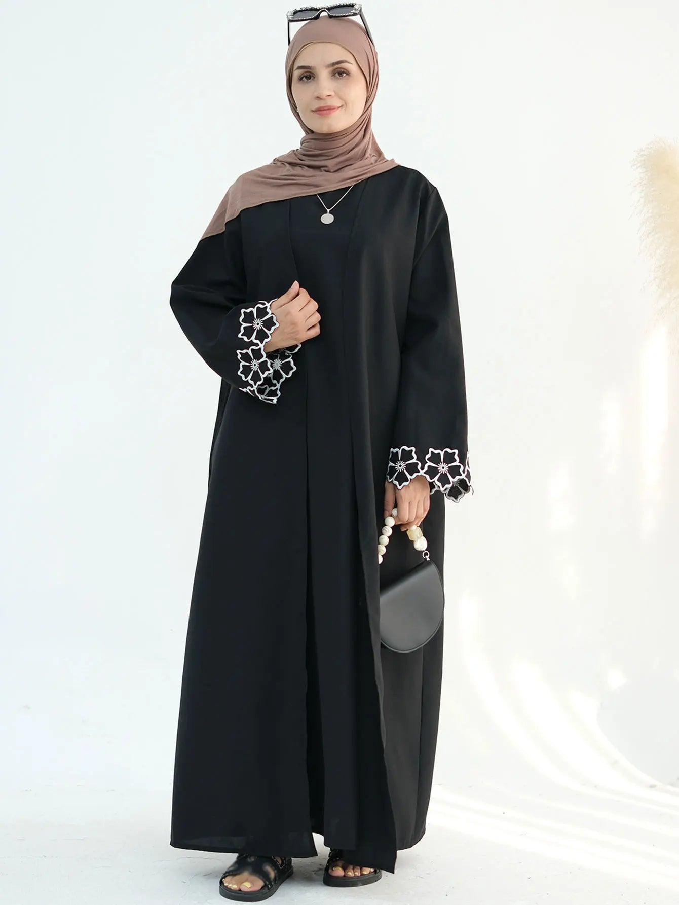 Elegant Black Open Abaya for Muslim Ladies Middle East Delicate Flower Cuff Embroidery Comfortable Outwear Clothes Eid Robes