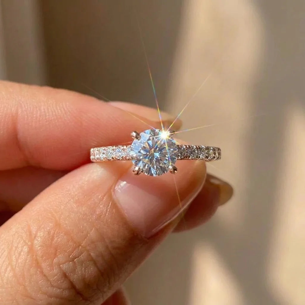 925 Sterling Silver Gorgeous Shiny Zircon Round Ring