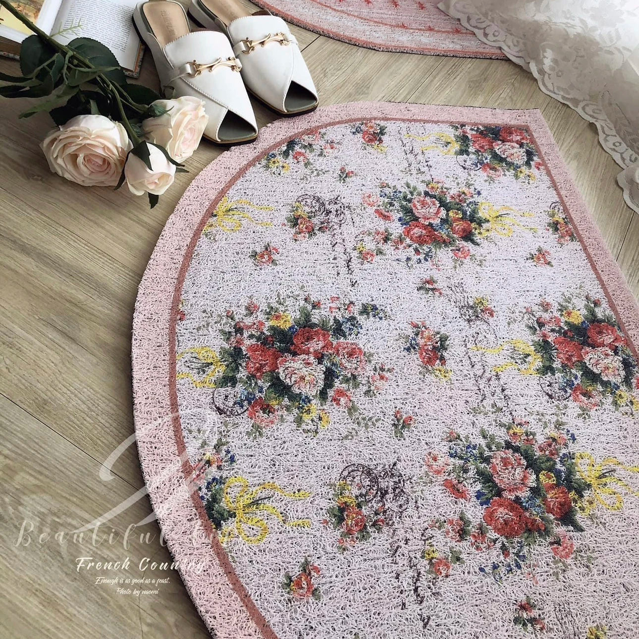 Oval Pink Rose and Cherub Mat