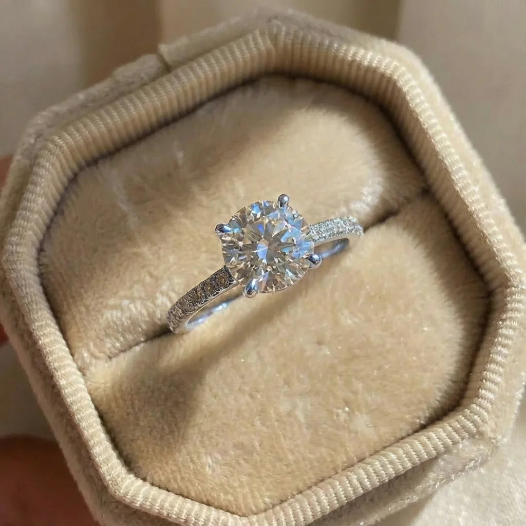 925 Sterling Silver Gorgeous Shiny Zircon Round Ring