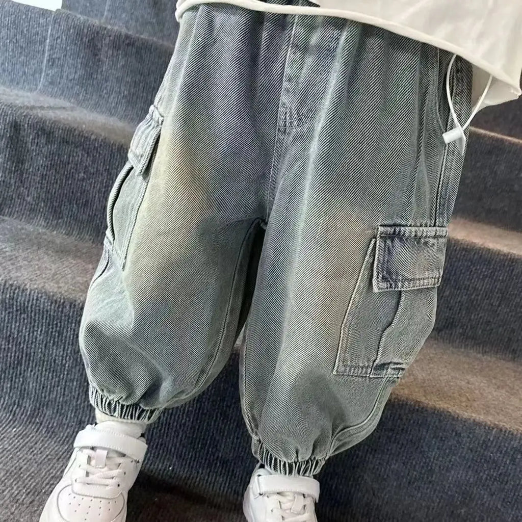 Loose Fitting Jeans
