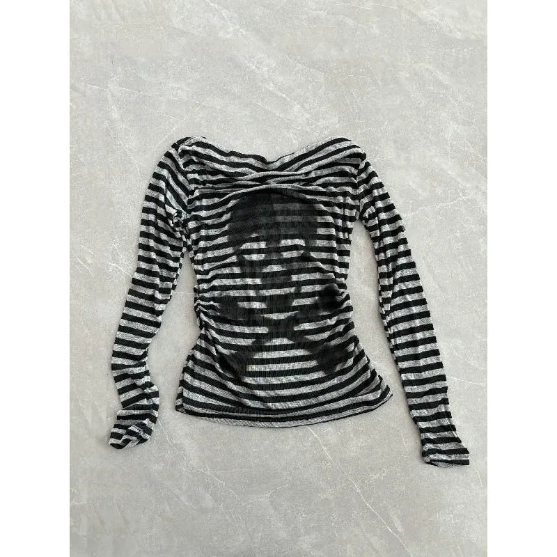 Long Sleeve Skull Print Tee