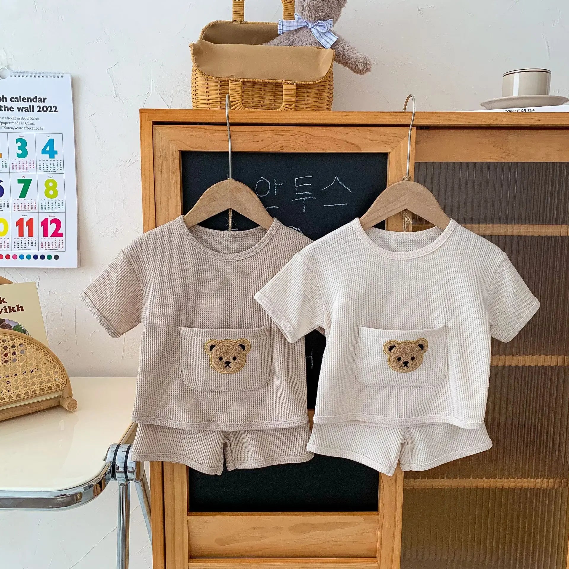 Waffle Knit Bear Pocket Set