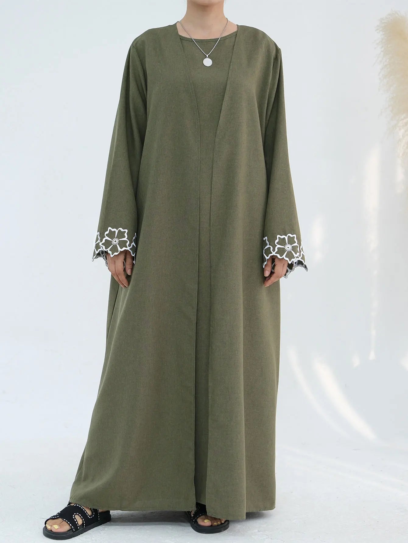 Elegant Black Open Abaya for Muslim Ladies Middle East Delicate Flower Cuff Embroidery Comfortable Outwear Clothes Eid Robes
