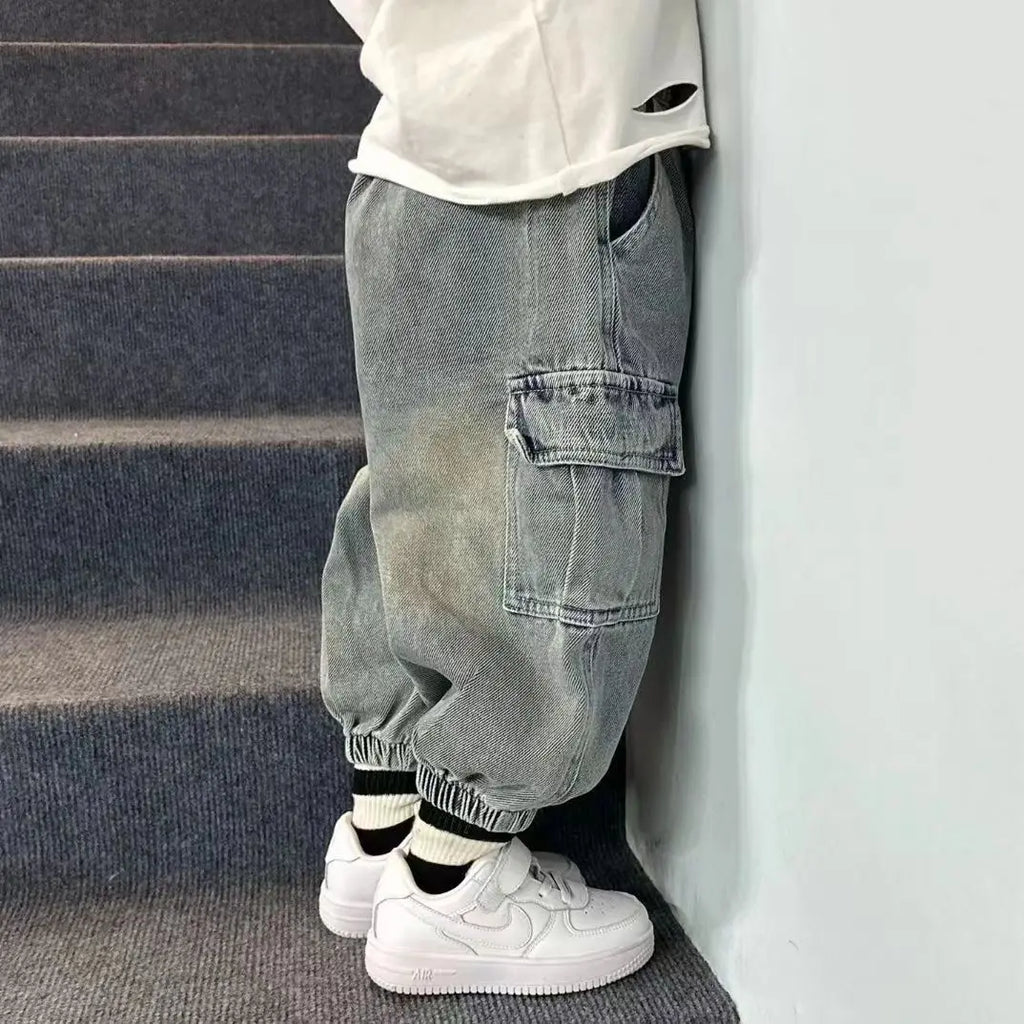 Loose Fitting Jeans