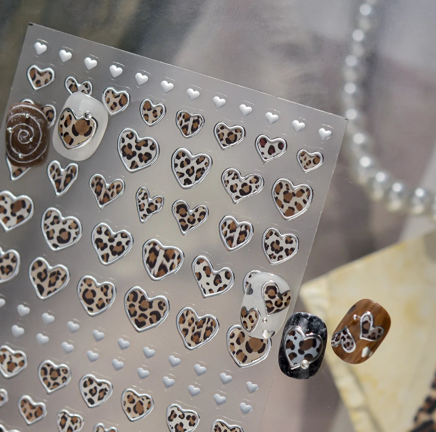1pcs 5D Retro Leopard Print Heart-shaped Nail Art Stickers Metal Nail Sticker European and American Manicure Decorations Decals