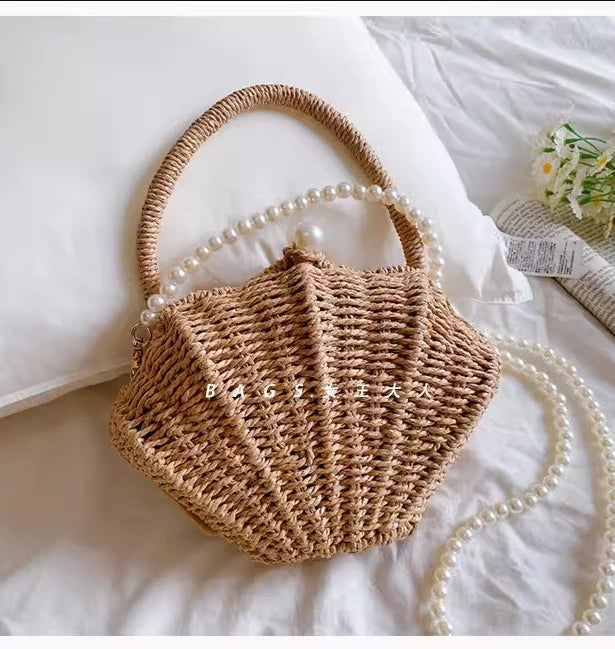 Rattan Shell Chain Messenger Bag
