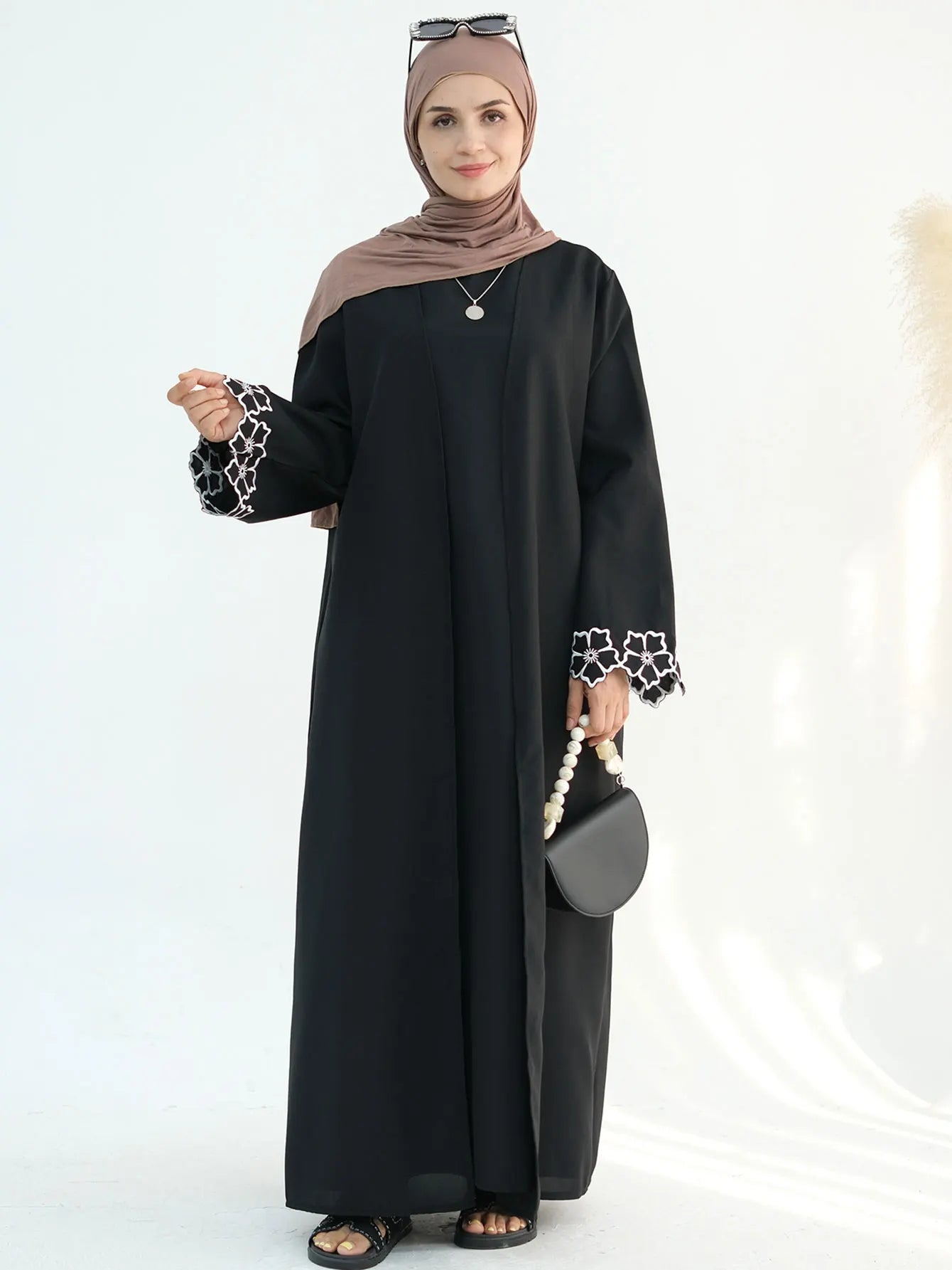 Elegant Black Open Abaya for Muslim Ladies Middle East Delicate Flower Cuff Embroidery Comfortable Outwear Clothes Eid Robes