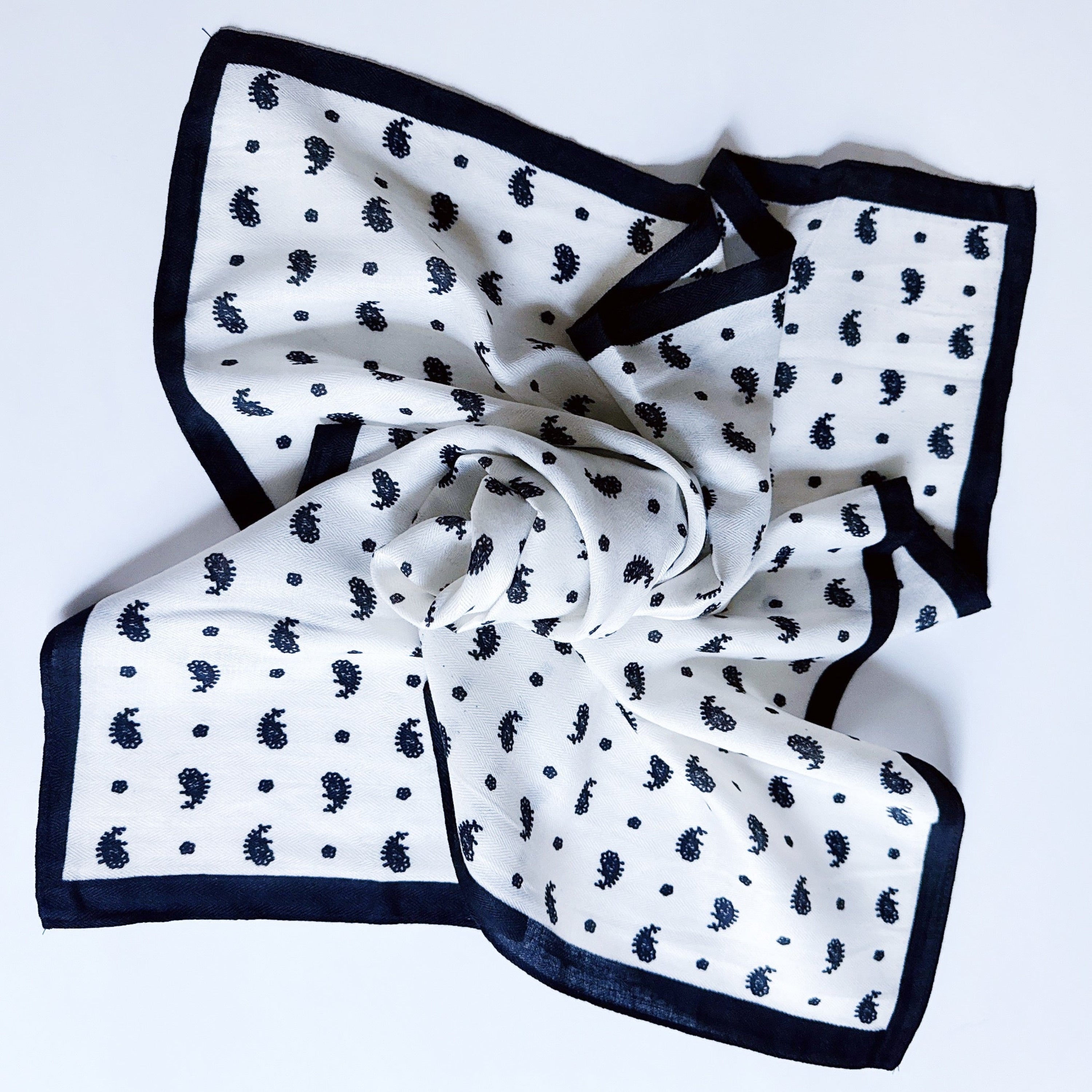 Textured Style Square Scarf – Versatile Accent for Hair, Neck & Handbags