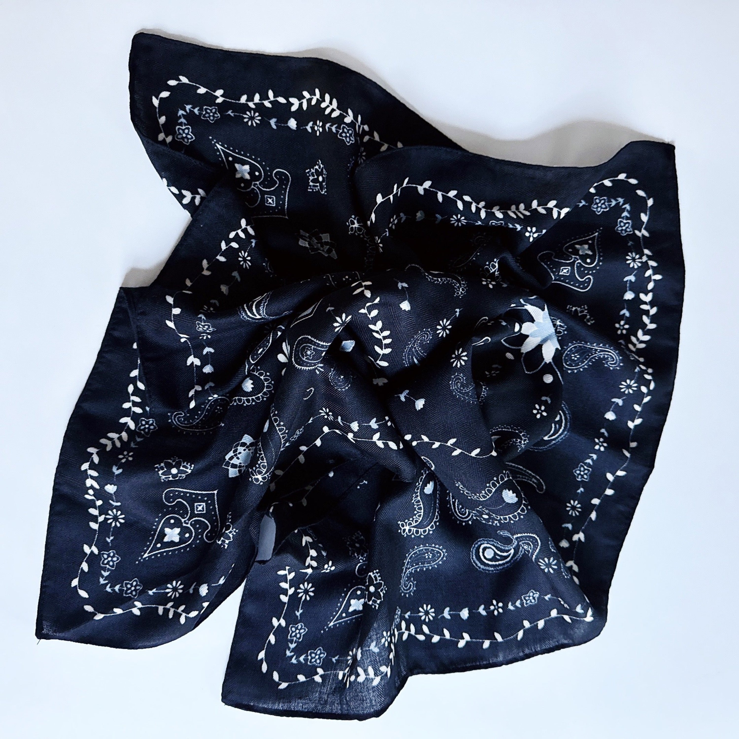 Textured Style Square Scarf – Versatile Accent for Hair, Neck & Handbags