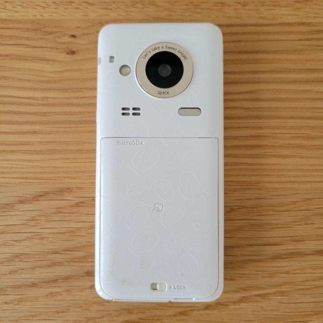 docomo × Q-pot. SH-04C feature phone  main unit Sharp Biscuit white milk Japan
