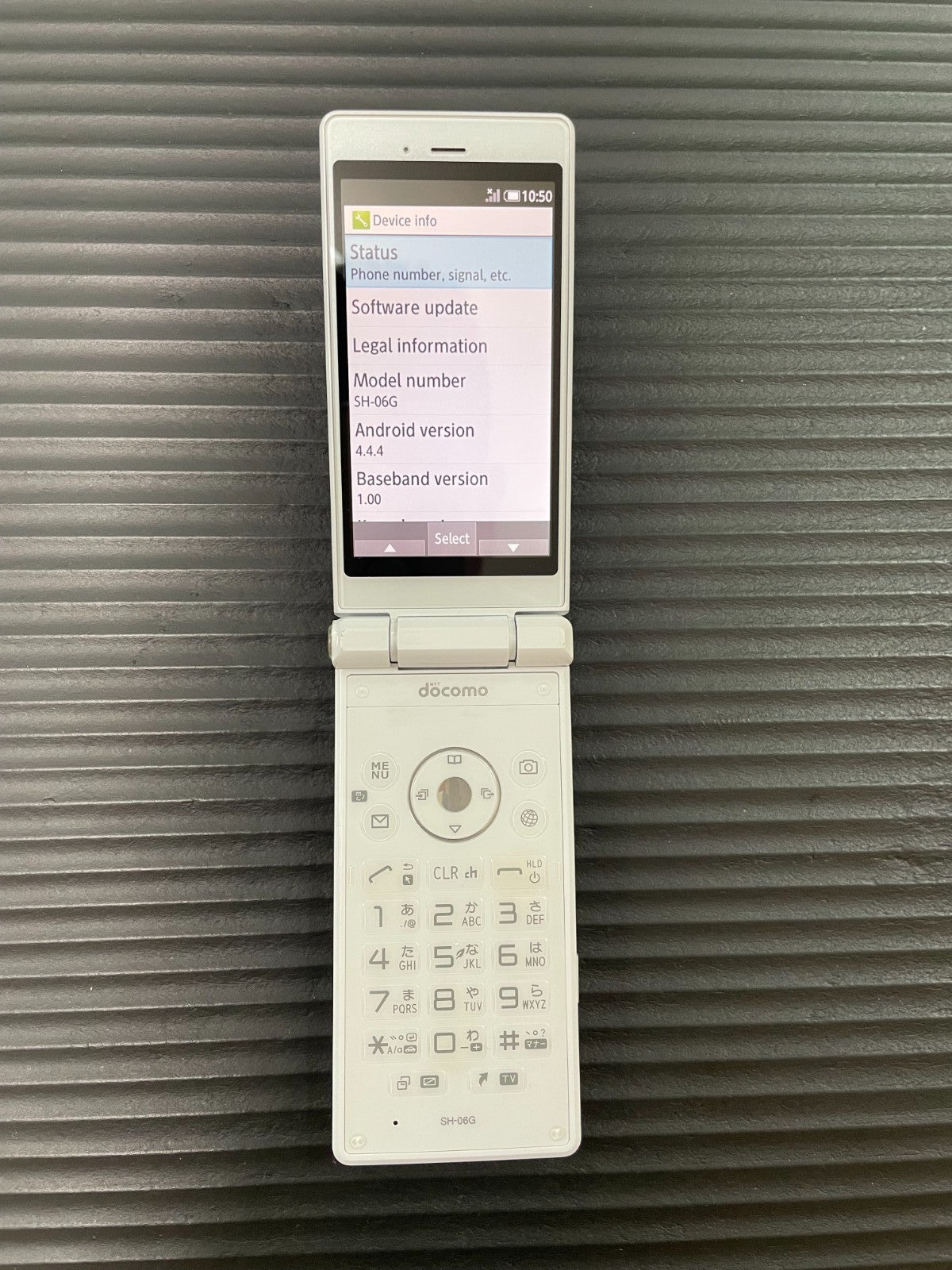 SHARP AQUOS KEITAI SH-06G Docomo Unlocked Android Flip Phone White English Japan