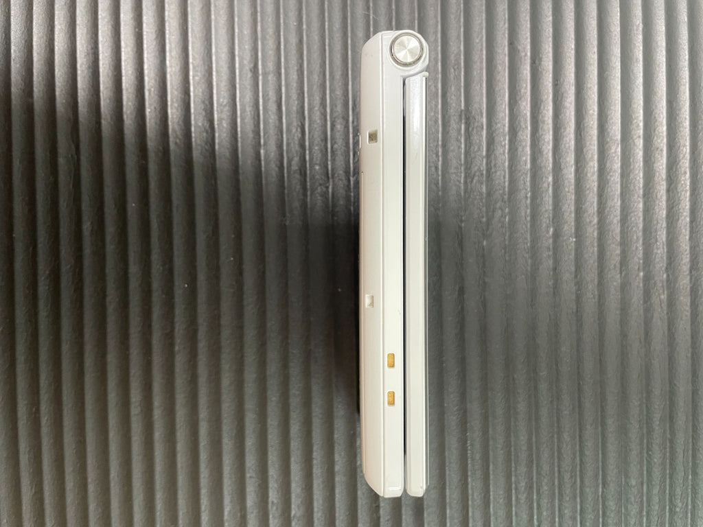 SHARP AQUOS KEITAI SH-06G Docomo Unlocked Android Flip Phone White English Japan