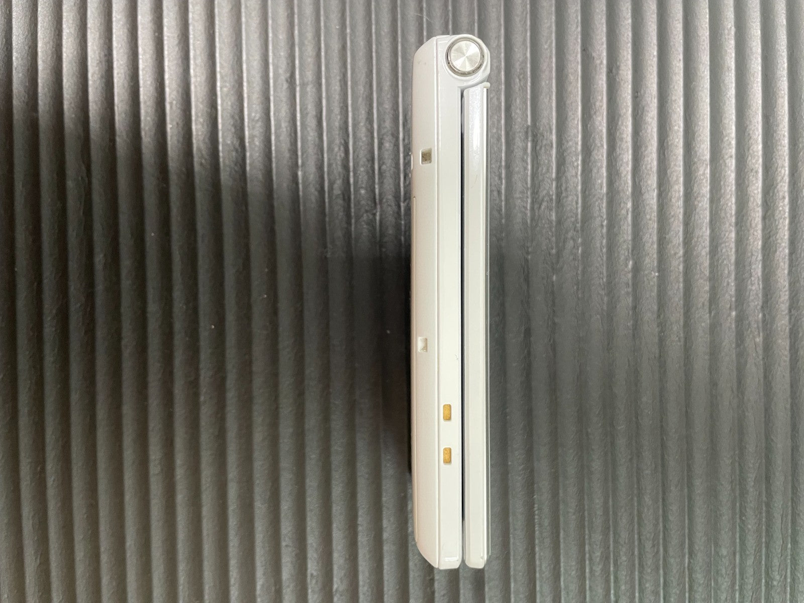 SHARP AQUOS KEITAI SH-06G Docomo Unlocked Android Flip Phone White English Japan