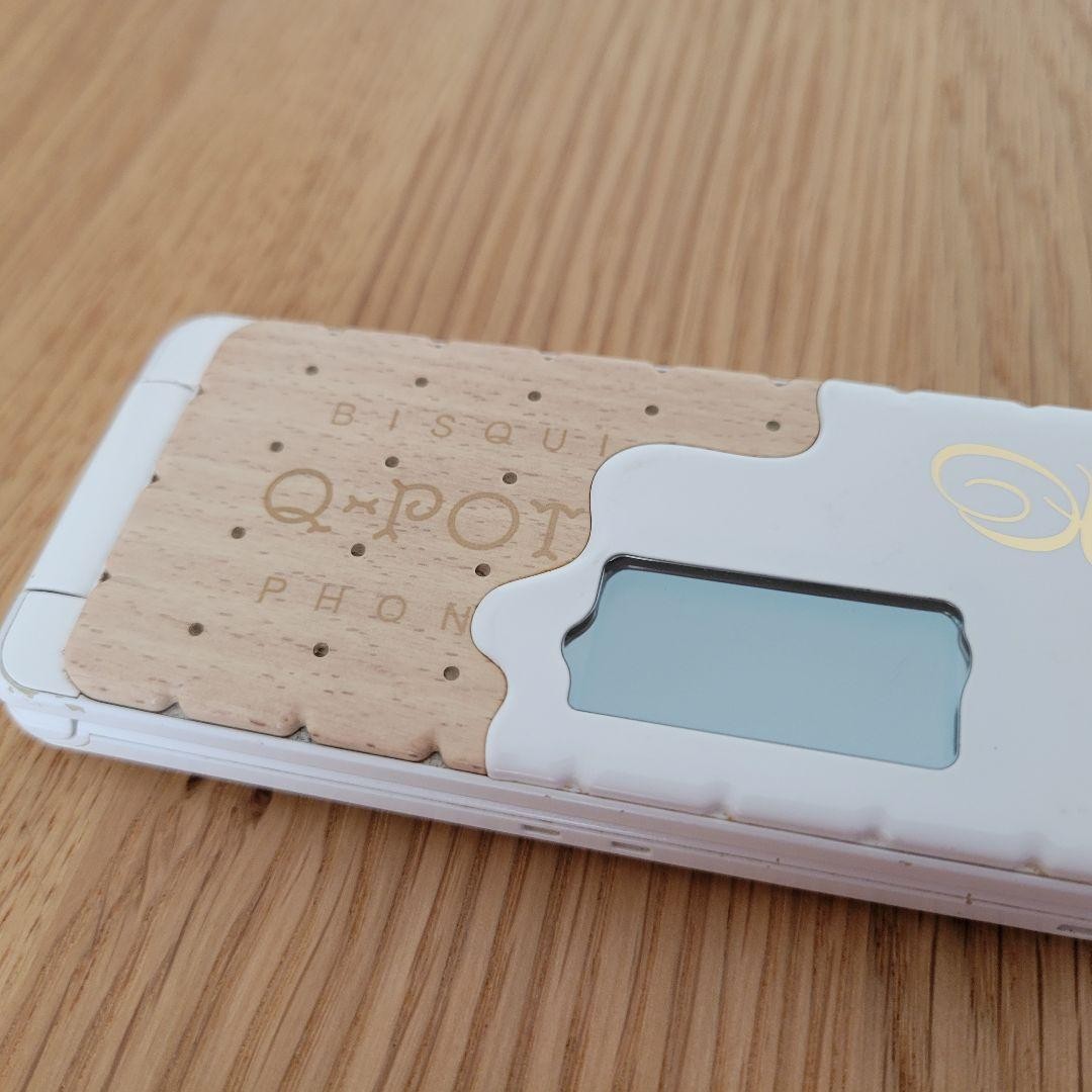 docomo × Q-pot. SH-04C feature phone  main unit Sharp Biscuit white milk Japan