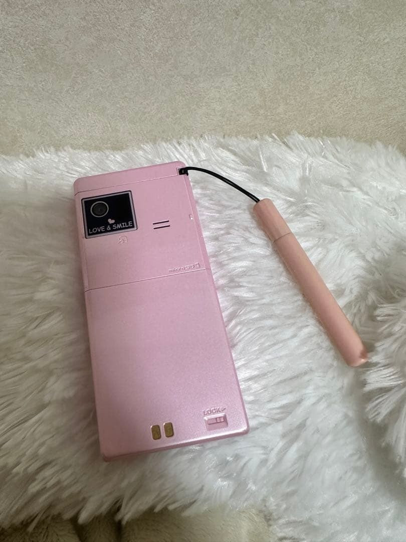 Docomo Fujitsu F-06D Style Series Pink Unlocked Flip Phone