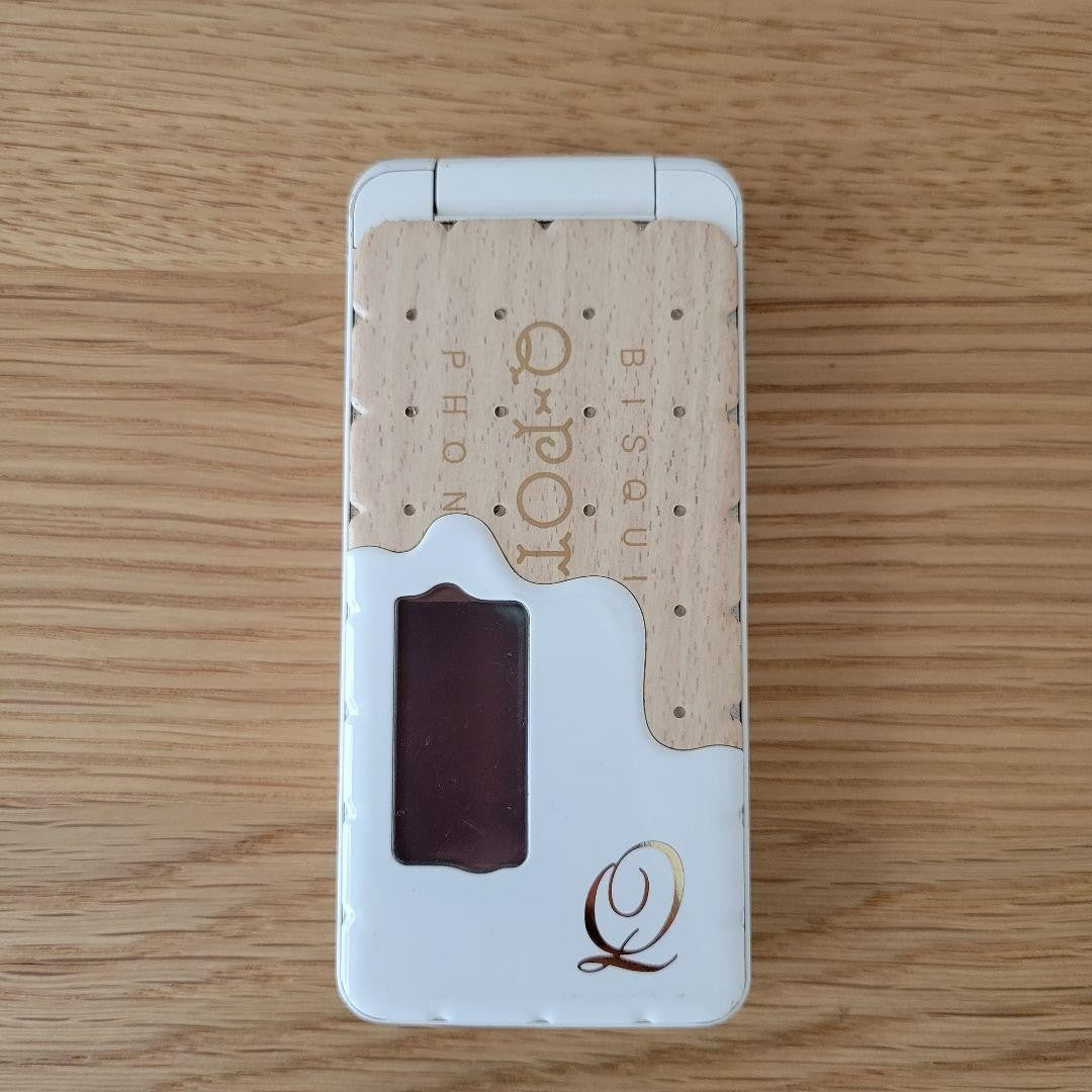 docomo × Q-pot. SH-04C feature phone  main unit Sharp Biscuit white milk Japan