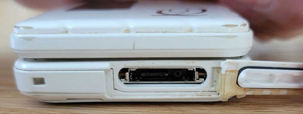 docomo × Q-pot. SH-04C feature phone  main unit Sharp Biscuit white milk Japan